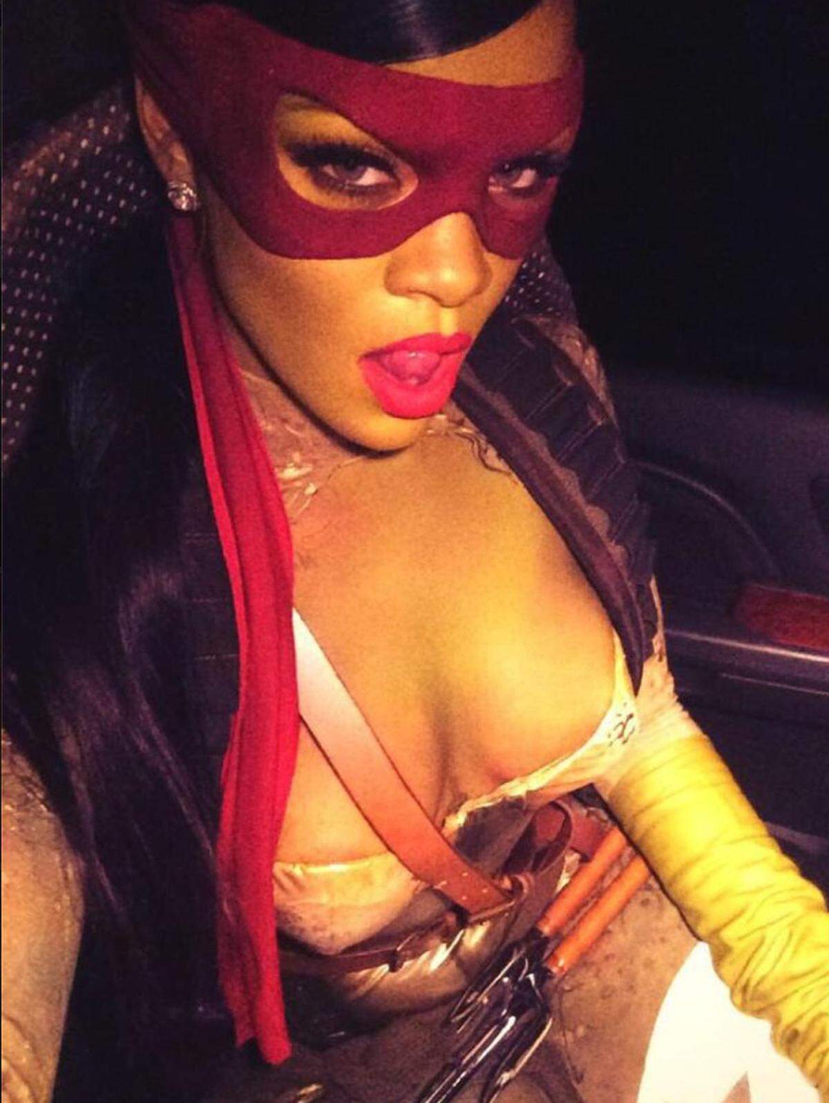 Rihanna zeigte als Ninja Turtle Haut.