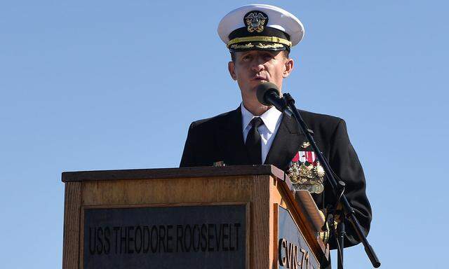 Captain Brett Crozier addresses the crew for the first time as commanding officer of the aircraft carrier USS Theodore Roosevelt