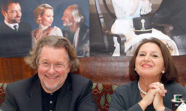 Peter und Renate Loidolt, Gründer und Leiter der Festspiele Reichenau, ziehen sich nach über 30 Jahren zurück. Zuletzt gab es wenig zu Lachen. (Das Foto wurde bei der alljährlichen Programmpressekonferenz 2012 im Wiener Café Landtmann aufgenommen)