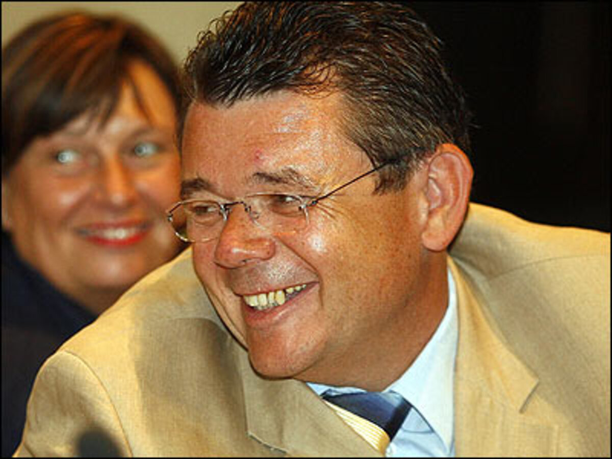 Auf den Gängen tummelten sich derweil die ersten Parteipromis - etwa GPA-Chef Wolfgang Katzian (Bild), der frühere Polizeigeneral Franz Schnabl, SP-Werber Luigi Schober und der frühere Abfangjäger-Volksbegehrer Rudolf Fussi.