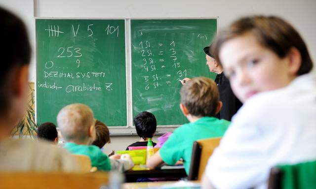 Über ganz Österreich gesehen haben die 14-Jährigen, die im Mai in Mathematik getestet wurden, etwas bessere Leistungen erzielt als die, die vor 2012 überprüft wurden.