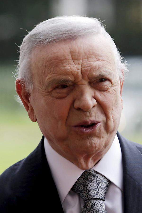 José Maria Marin (83). Der betagte Brasilianer ist bei der Fifa zuständig für die olympischen Fußballturniere. Er war Präsident des Organisationskomitees für die Fußball-WM 2014 in Brasilien und Präsident des nationalen brasilianischen Fußball-Verbandes.