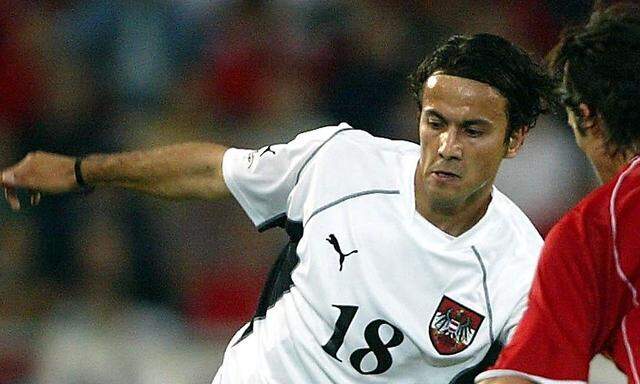 Archivbild: Volkan Kahraman bei einem Länderspiel gegen die Schweiz am 21. August 2002.