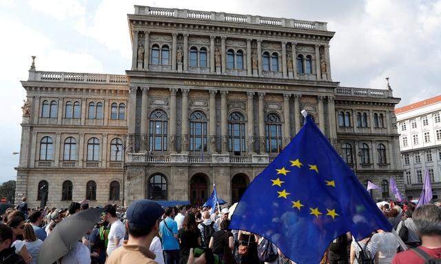 FILE PHOTO: Protest against government's plans to overhaul the Hungarian Academy of Sciences in Budapest