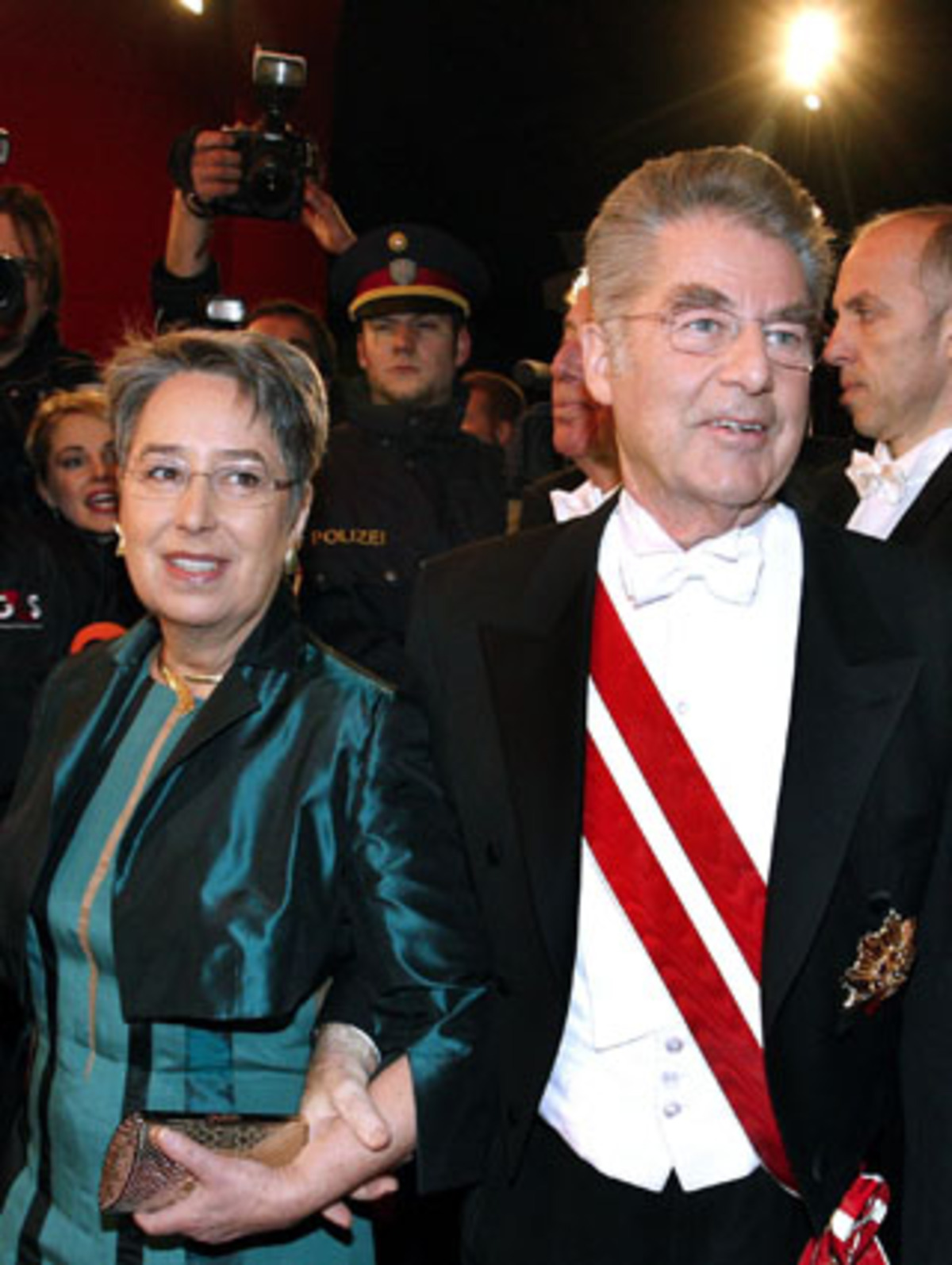 Bundespräsident Heinz Fischer mit Gattin Margit gefolgt von...