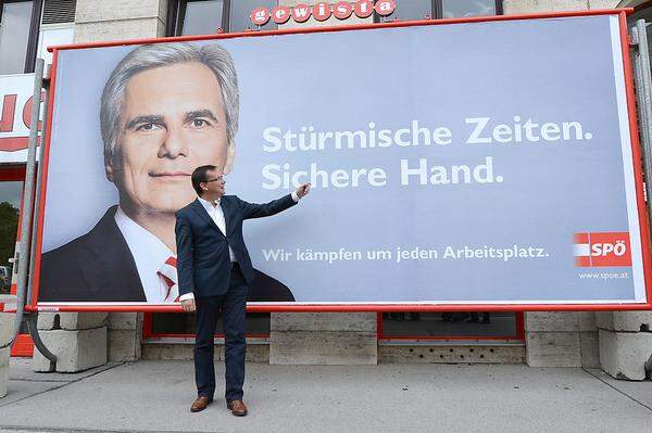 Im Wahlkampf stilisierte Darabos Faymann als "Kapitän", der Österreich auch in turbulenten Zeiten mit "sicherer Hand" lenke. Die SPÖ ging als stärkste Partei aus dem Urnengang im September 2013 - verlor aber zweieinhalb Prozentpunkte und fuhr mit 26,8 Prozent das schlechteste Wahlergebnis in der SPÖ-Geschichte ein. Trotzdem: Die anderen Parteien schnitten noch schlechter ab.