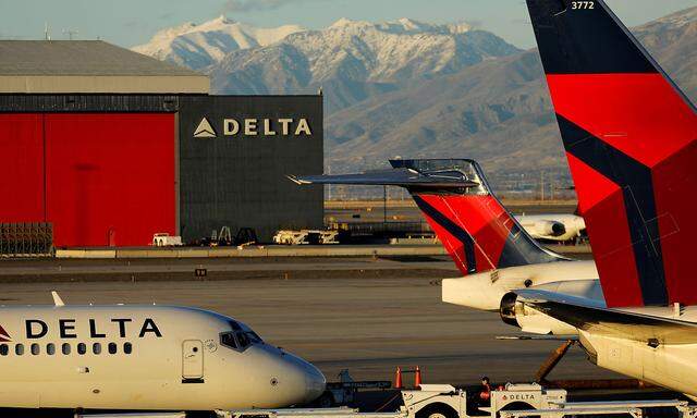 Archivbild von Delta-Airlines-Flugzeugen - hier am Flughafen in Salt Lake City.