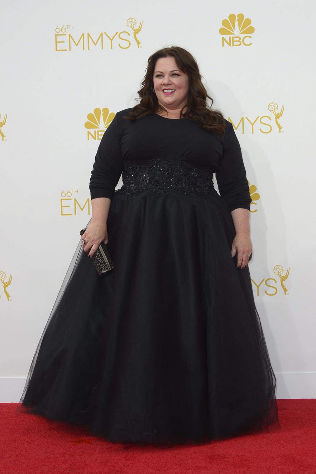 "Mike und Molly"-Darstellerin Melissa McCarthy kam in einem schwarzen Klassiker.