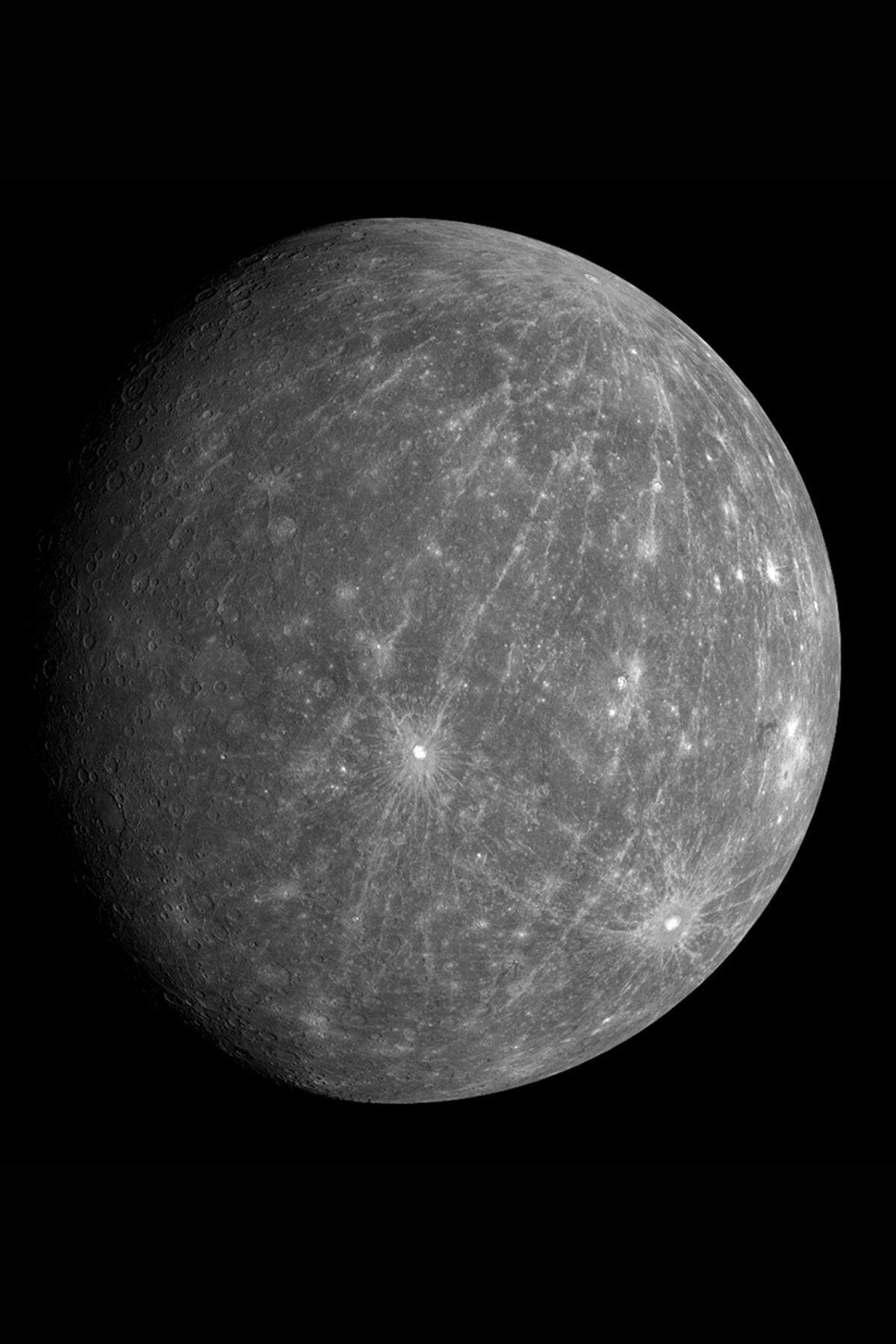 Merkur ist der Jahresregent 2012. Jahresregenten können Sonne, Mond, Merkur, Venus, Mars, Jupiter und Saturn sein. Einst glaubte man, die Jahresregenten würden die Großwetterlage im jeweiligen Jahr bestimmen. Aus Tradition wird immer noch für jedes neue Jahr der jeweilige Planetenregent angegeben. Auf Kalendermünzen und in manchen Kalenderschriften ist er abgebildet.