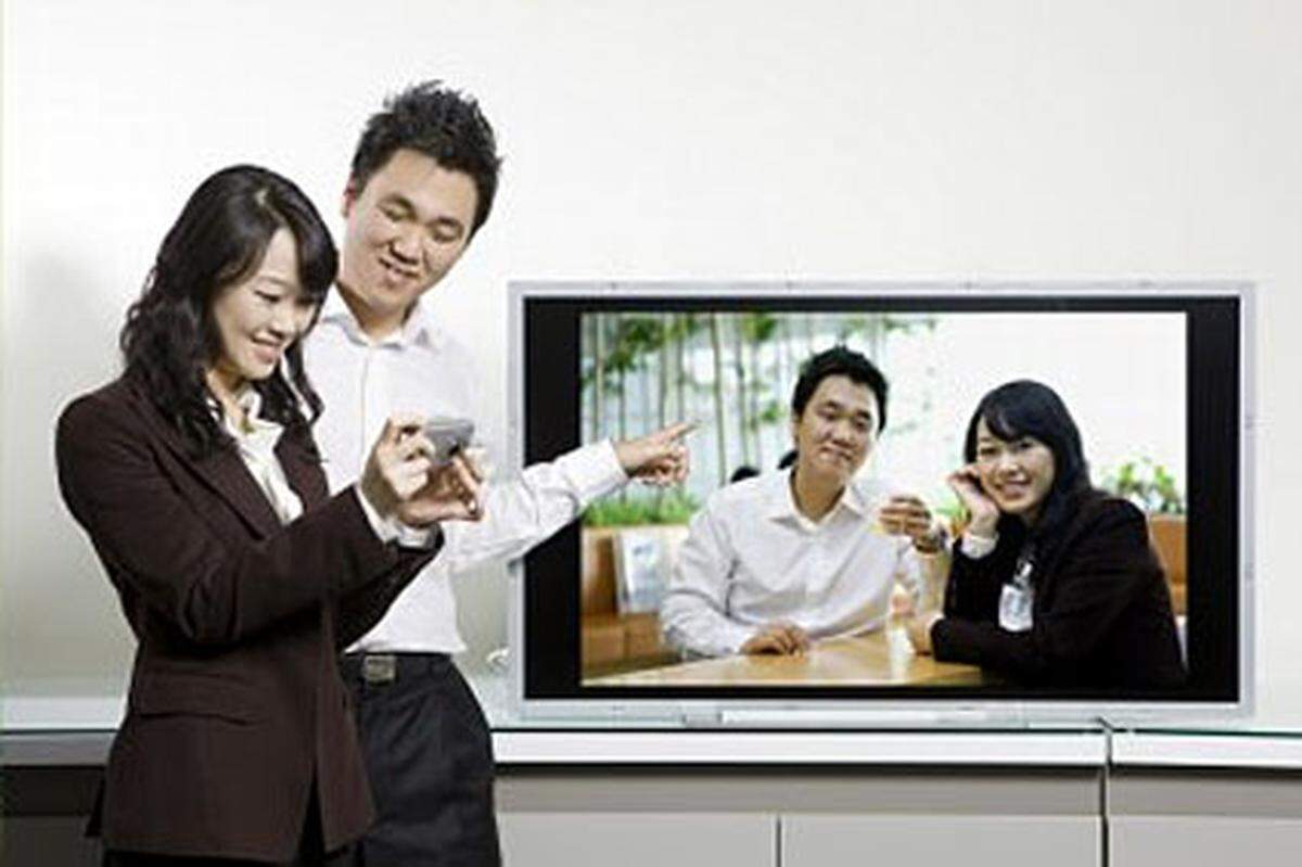 LG macht den Fernseher zum digitalen Bilderrahmen. Der LG Digital Photos TV ist mit 8,9 Millimeter Tiefe eines der dünnsten 47-Zoll-LCDs. Im Bilderrahmen-Modus benötigt der Bildschirm laut LG lediglich rund 10 Prozent des üblichen Energieverbrauchs.