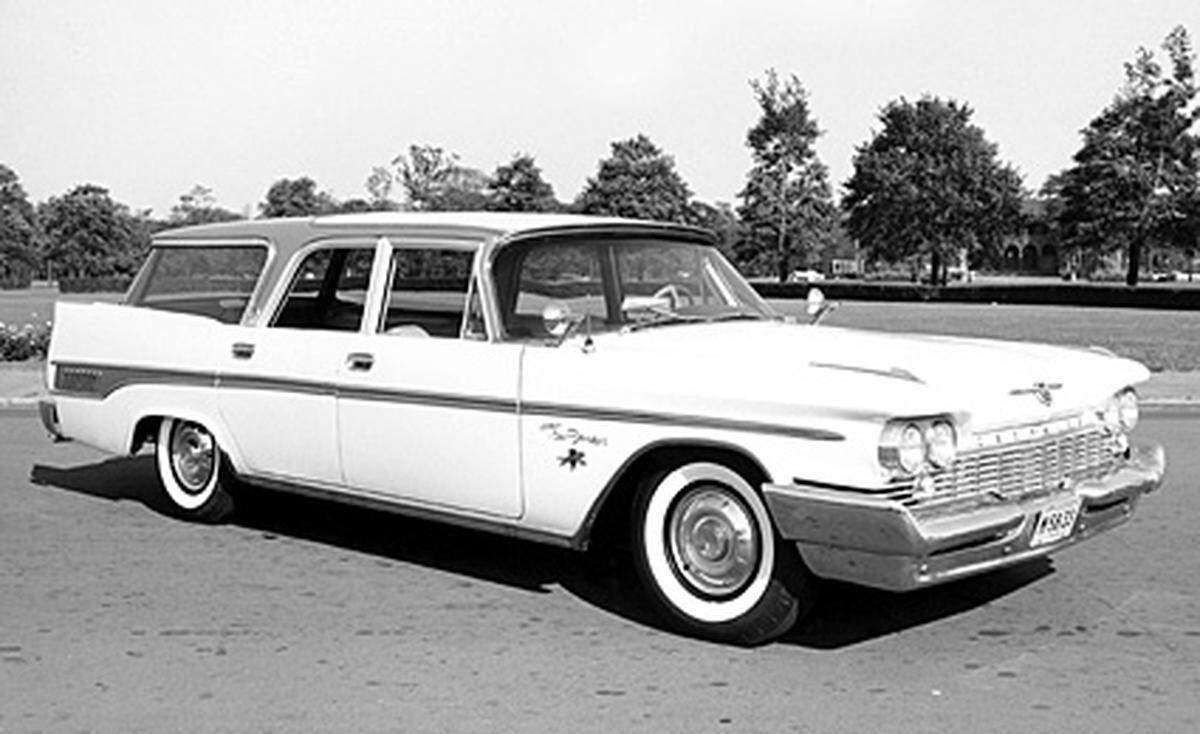 Auch für Cerberus erwies sich Chrysler als Sorgenkind. Die Zahl der verkauften Wagen sank immer weiter. Ende 2008 hatte der Konzern noch 54.000 Angestellte weltweit, etwa 32.000 weniger als noch zwei Jahre bevor. Im Bild: Ein New Yorker Baujahr 1959