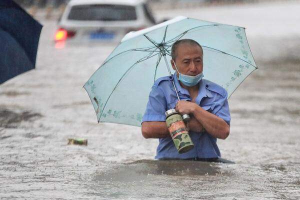 Der Wirbelsturm sorgte auch in den Provinzen Zhejiang und Fujian für Unwetter.