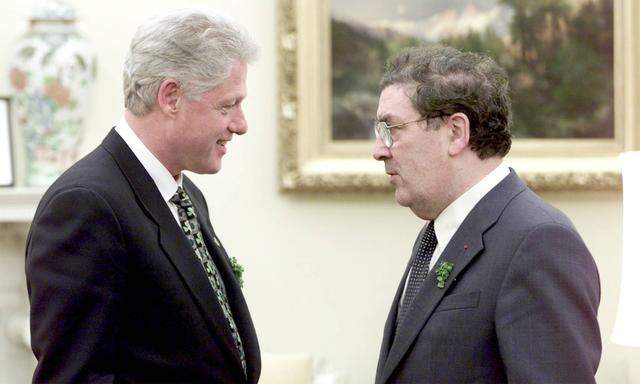John Hume im Jahr 2000 bei US-Präsident Bill Clintion.
