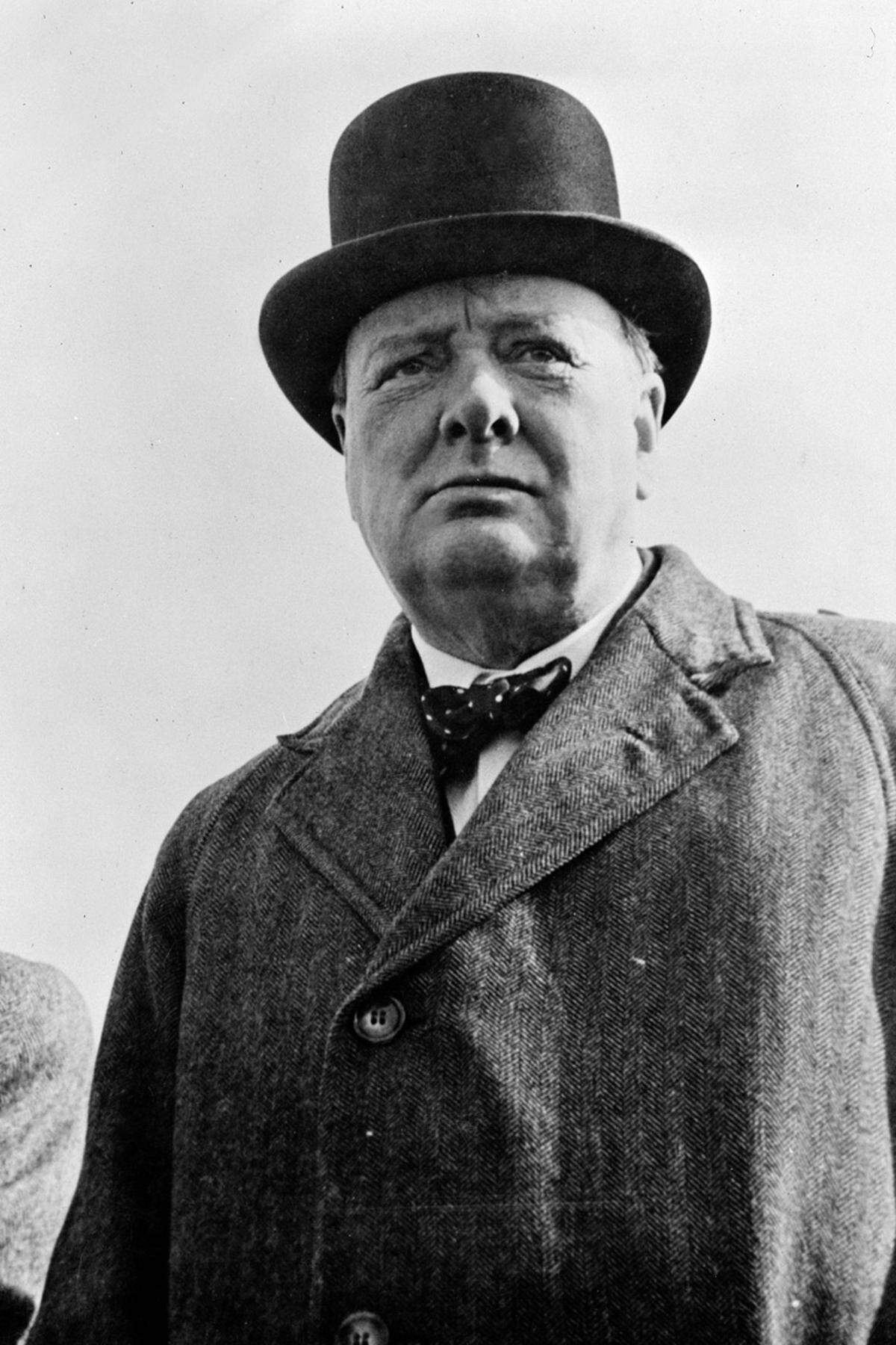 Der frühere britische Premierminister Sir Winston Churchill sagt am 13. Mai 1940: „Ich habe nichts zu bieten außer Blut, Mühsal, Tränen und Schweiß.“ Damit versucht er die Bevölkerung auf die Härten des Zweiten Weltkrieges einzustimmen. Am 5. März 1946 folgt die „Iron Curtain“-Rede, in der er vor dem sowjetischen Diktator Josef Stalin warnt: „Diese berühmten Städte und die Bevölkerung ringsum liegen alle im sowjetischen Wirkungskreis, so muss ich es nennen, und unterliegen (...) nicht bloß sowjetischem Einfluss, sondern (...) in zunehmendem Maße der Lenkung durch Moskau.“