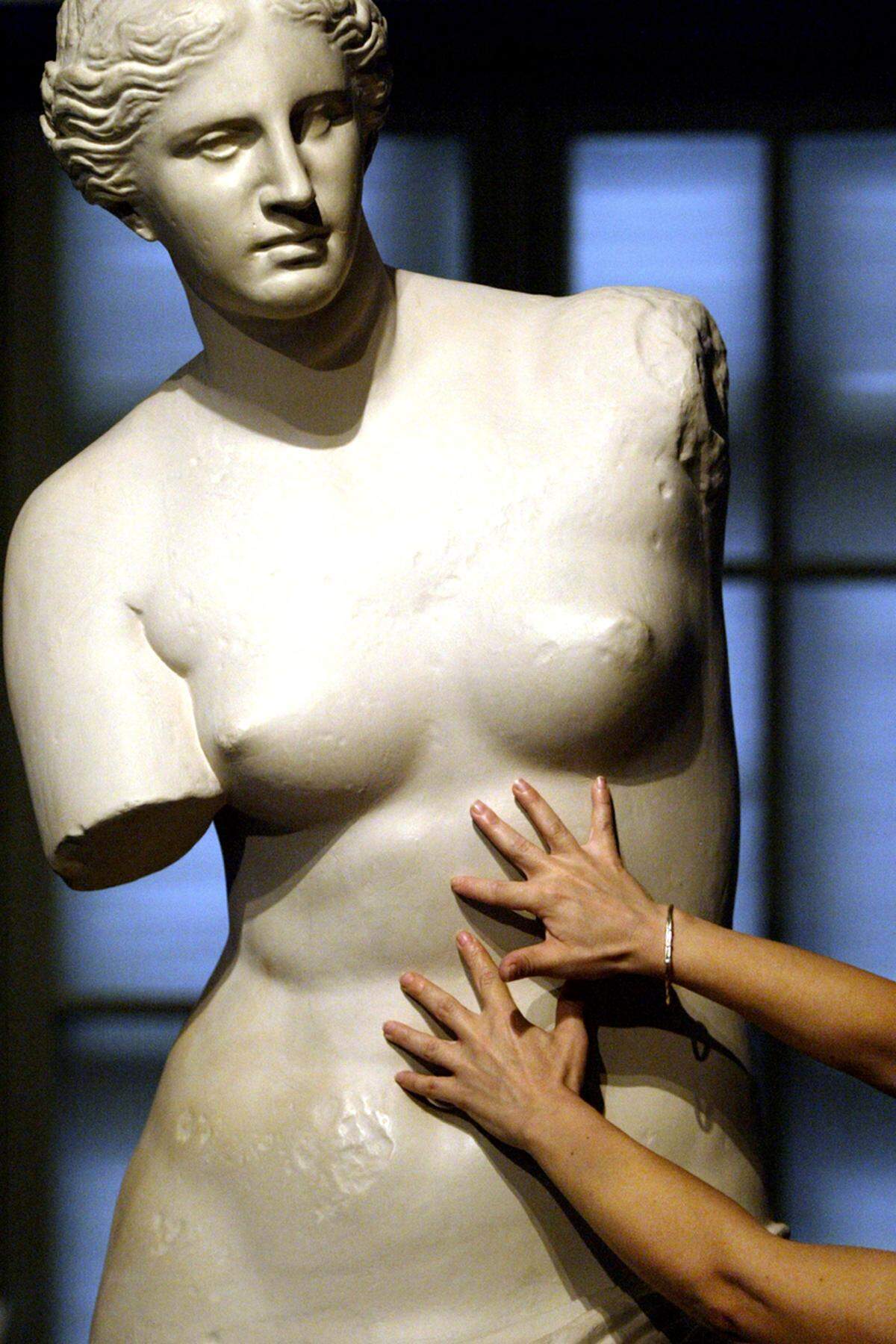 In der griechischen Antike erkannte man die wohlhabende Oberschicht an ihren üppigen Formen. Ideale Frauenfiguren wie die Venus von Milo waren dennoch von ausgewogener Optik. Das Becken durfte aber gern ein bisschen kräftiger sein.