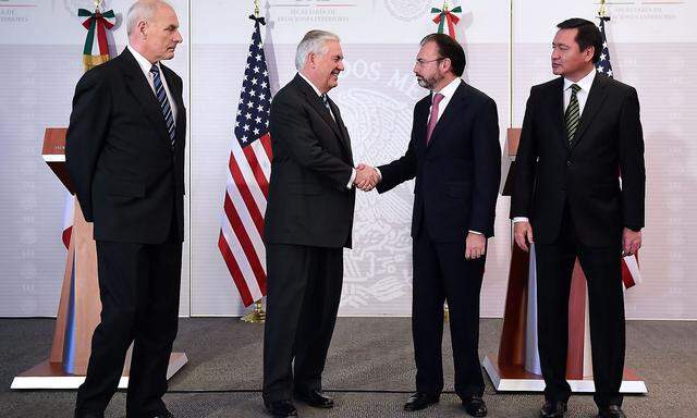 Ein Treffen der Gegensätze: Kelly und Tillerson in Mexiko.