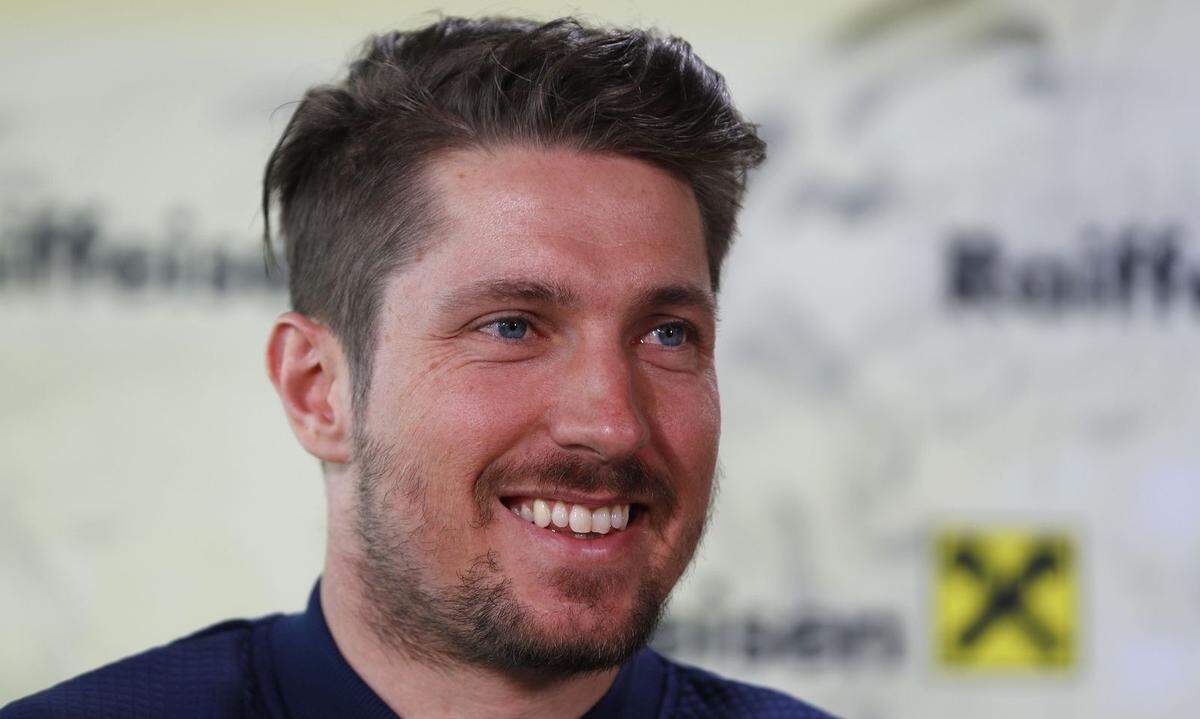 Marcel Hirscher ist im internationalen Skirennsport derzeit das Maß aller Dinge. Als erster alpiner Skirennläufer entschied der Salzburger den Gesamtweltcup siebenmal für sich. Zwei Goldmedaillen bei den Olympischen Winterspielen 2018 in Pyeongchang reihen ihn in die Liste der erfolgreichsten Sportler der Welt. Hirscher ist auch die einzige Person im Ranking der Top Ten.