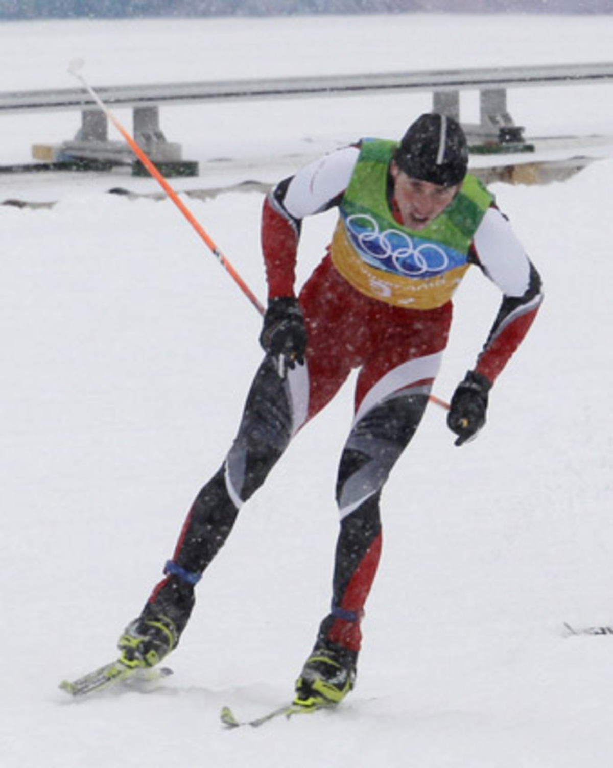 Und nur einen Tag später gab es den Führungswechsel: Der Nordische Kombinierer Felix Gottwald, der mit sieben Medaillen auch mit Abstand die meisten Olympia-Medaillen aller österreichischen Wintersportler hat, holte Gold mit dem Team. Dazu kommt dreimal Bronze aus Salt Lake City (Team, Sprint, Einzel), in Turin siegte der Salzburger mit dem Team und im Sprint, im Einzel gab es Silber.  3 x Gold  1 x Silber  3 x Bronze