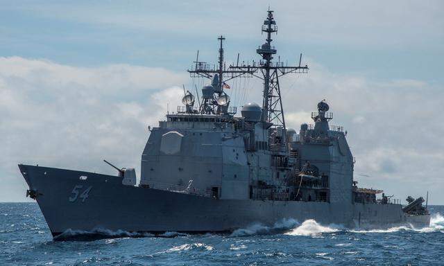 Das Kriegsschiff USS Antietam (CG 54) im Südchinesischen Meer