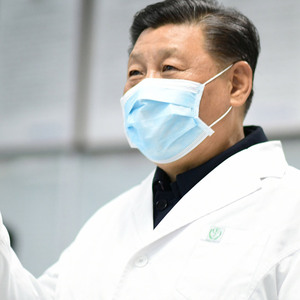 Chinas Staats- und Parteichef Xi in einem Spital in Peking. In die Krisenregion Hubei reiste er bisher nicht.