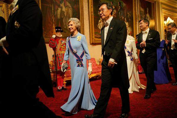 Die Herzogin von Gloucester mit Botschafter Yoon Yeocheol.