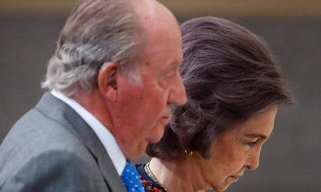 L R Spain s Emeritus King Juan Carlos and Emeritus Queen Sofia R during National Sports Award