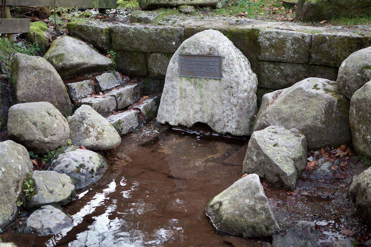 In Furtwangen hingegen entspringt die Breg, die längere der beiden Donauzuflüsse. Daher gilt sie als Donauursprung.