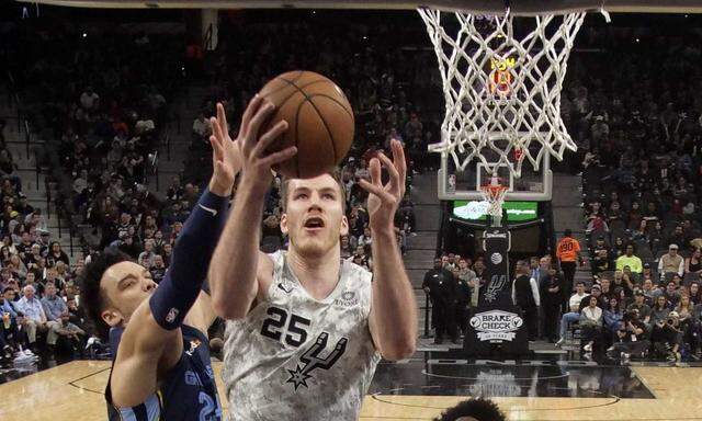 NBA: Memphis Grizzlies at San Antonio Spurs