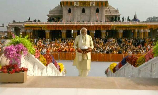 Premierminister Modi eröffnet den Tempel, der auch ein politisches Zeichen an seine Anhänger ist.