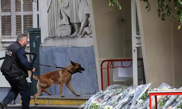 Die Schule wurde am Montag geräumt. Mehrere Dutzend Schülerinnen, Schüler und Lehrkräfte mussten das Gebäude verlassen. Seit Freitag gilt in Frankreich die höchste Terror-Warnstufe.
