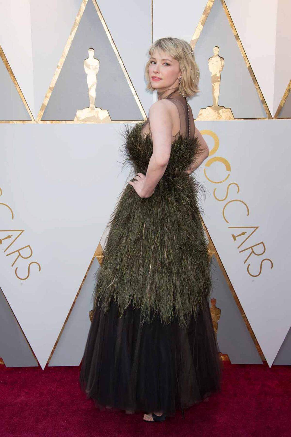 Haley Bennett versteckte sich hinter Steppengras. So sah zumindest das Kleid von Christian Dior aus.