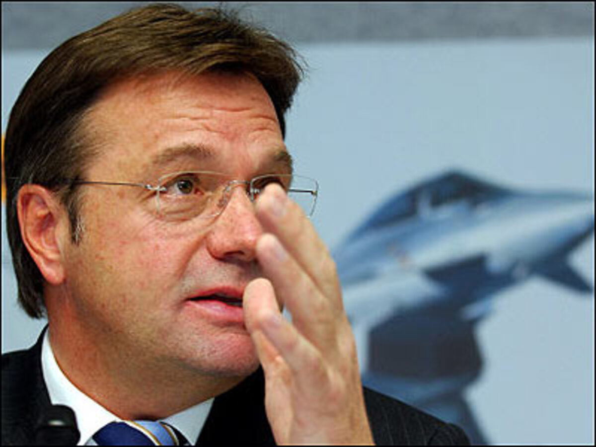 "Mit Burgstaller wäre es viel leichter, eine große Koalition zu verhandeln." Verteidigungsminister Günther Platter wünscht sich Salzburgs Landeshauptfrau als SP-Chefverhandlerin.