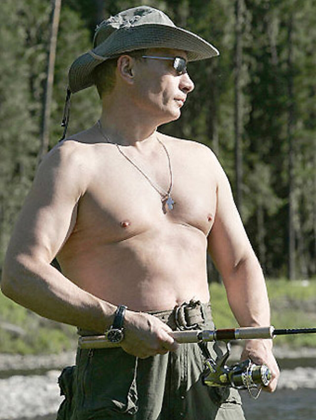 Dass der russische Präsident Wladimir Putin nach der Präsidentenwahl im März nicht mehr an der Spitze des Staates steht, wollen viele Russen nicht glauben. Allerdings macht Putin nur vage Angaben über seine künftige Rolle. Ein deutlicher Sieg seiner Partei bei der Parlamentswahl würde ihm das "moralische Recht" geben, auch nach seinem Ausscheiden aus dem Präsidentenamt eine einflussreiche Rolle beizubehalten, erklärte er. Dies lässt die Spekulationen blühen. Folgende Varianten sind im Gespräch: Putin künftig . . .