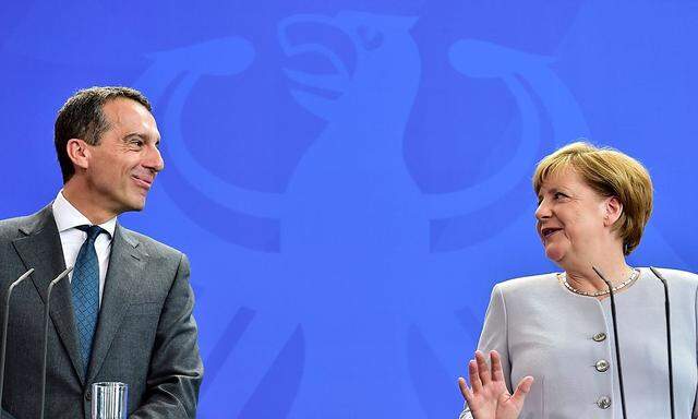 Archivbild aus dem Juni, als der damals neue Kanzler Kern die deutsche Kanzlerin Merkel in Berlin besuchte.