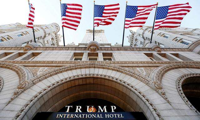 Ein Luxushotel ums Eck vom Weißen Haus wird zum Symbol für Interessenskonflikte des US-Präsidenten.