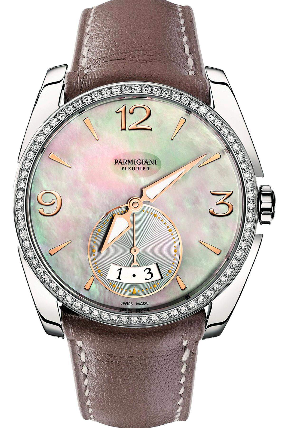 Mit diesem Zeitmesser haben Sie eine ganz besondere Uhr am Handgelenk! Ihr individuelles Äußeres ist aufgrund der starken Zeiger und der ungewöhnlichen Datumsanzeige gleichsam markant als auch durch den Einsatz der Brillanten und des Perlmuttzifferblattes geschmackvoll gestaltet. Das Manufaktur-Automatikkaliber kann mit einer 50-Stunden-Gangreserve aufwarten. Die Kalbslederbänder lässt Parmigiani vom französischen Lederspezialisten Hermès fertigen.