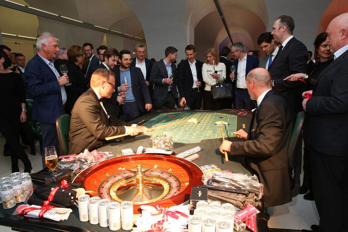 Und die Casinos Austria-Siegerlounge war bestens besucht. Gewinnen konnte an diesem Abend praktisch jeder - nämlich  Süßigkeiten.