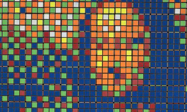 Aus 330 Zauberwürfeln kreierte der Street-Art-Künstler Invader die „Rubik Mona Lisa“ 