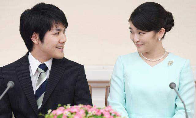 Prinzessin Mako mit ihrem Verlobten Kei Komuro