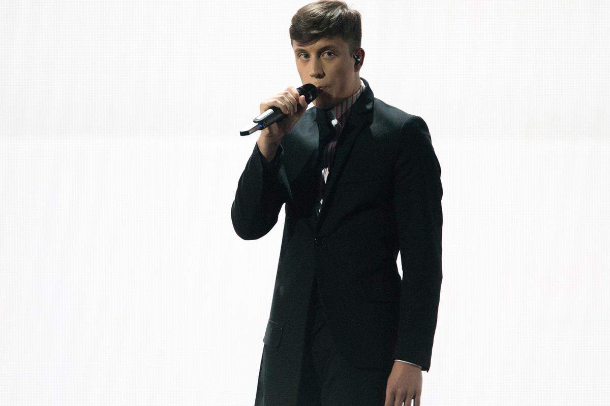 Loïc Nottet - Rhythm InsideDer junge Vertreter Belgiens ist gerade einmal 19 Jahre alt. Nottet wurde mit der Castingshow "The Voice Belgique" bekannt. Er belegte in der dritten Staffel der Sendung Zweiter. Sowohl stimmlich als auch instrumental erinnert sein Song "Rhythm Inside" an die neuseeländische Sängerin Lorde ("Royals").