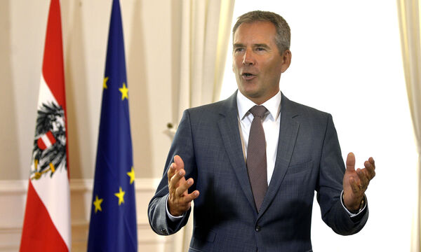 Finanzminister Löger lässt Sympathie für höhere Leitzinsen durchblicken.