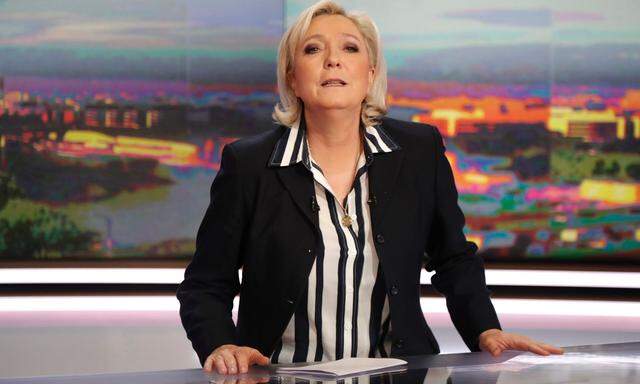 Marine Le Pen am Dienstagabend im Fernsehsender TF1.