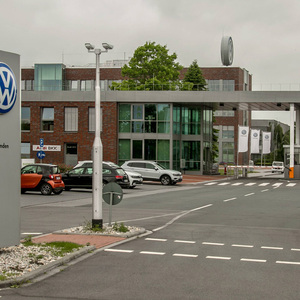 VW Volkswagenwerk Emden gesehen am 18 06 2018 *** VW Volkswagenwerk Emden seen on 18 06 2018