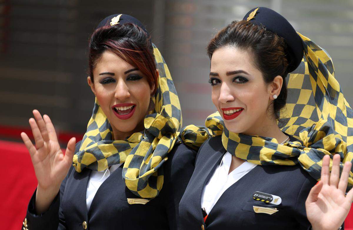 Vergleichsweise züchtig für den Formel-1-Zirkus präsentierten sich die Damen in Bahrain.