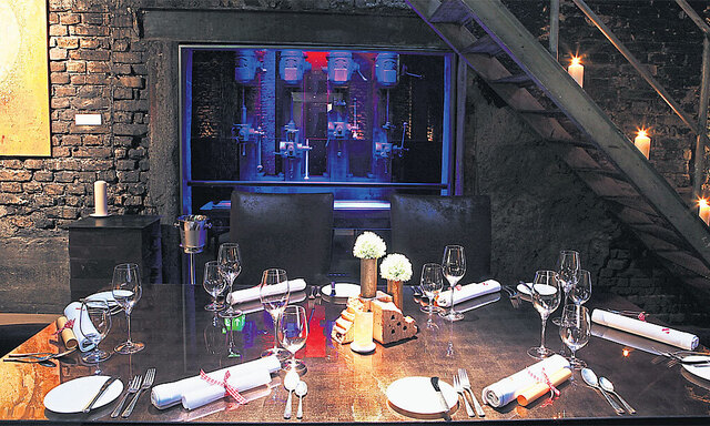 Im Restaurant Heimatliebe in Salzburg erkocht Andreas Senn vier Sterne und 91 Punkte. Auf Tischtücher wird hier dennoch verzichtet.