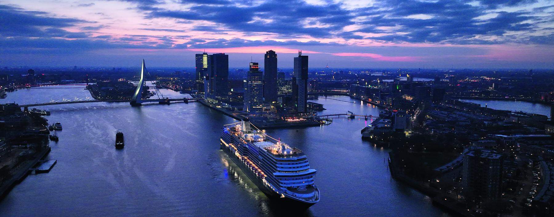 Der Seehafen Rotterdam ist einer der größten der Welt. Im Bild: die Holland-America Line. 