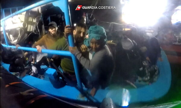 Archivbild vom 25. November, als ein Boote mit Migranten von der italienischen Küstenwache gerettet wurde.