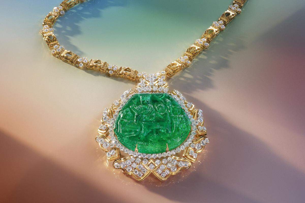"The Great Moghal" nennt sich diese Halskette aus dem Hause Harry Winston. Die Kette mit Diamanten und Smaragden soll 300.000 bis 500.000 Schweizer Franken (304.680 bis 507.800 Euro) erzielen.     