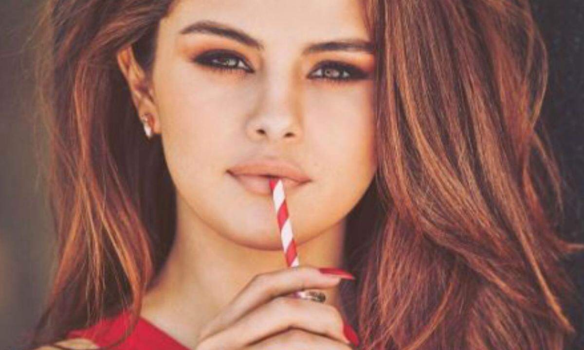 Bisherige Rekordhalterin war Schauspielerin und Sängerin Selena Gomez mit einem Bild von 2016, auf dem sie mit einem Strohhalm aus einer Flasche trinkt. Der Post bekam bis heute gut 6,3 Millionen Likes.
