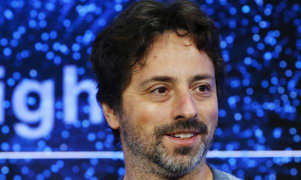 Der 45-Jährige ist Mitbegründer der Suchmaschine Google und zählt zu den erfolgreichsten Internetmilliardären der Welt. Dass der Konzern mittlerweile Alphabet heißt, hat Sergey Brin nicht geschadet. Sein Vermögen beläuft sich auf 49,8 Milliarden Dollar.